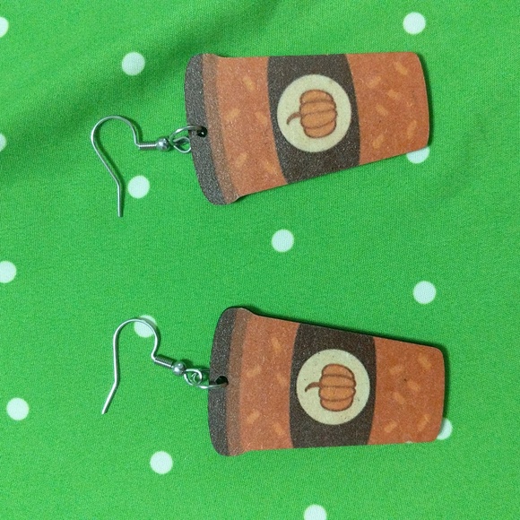 #761Halloween/Fall Dangle Earrings. COFFEE CUPS WITH PUMPKIN - Picture 1 of 3